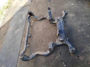 Підрамник передній Rover 75 (1)